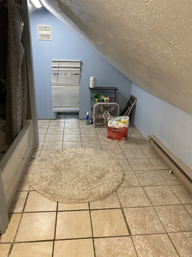 Building Photo - 11 W 14th St