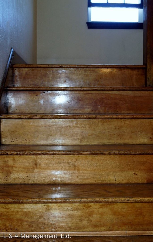 Building Photo - 2566 Kemper Rd