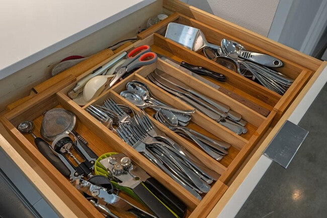 Building Photo - 620D 10th Ave E