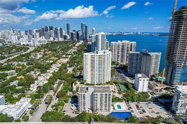 Building Photo - 2501 Brickell Ave
