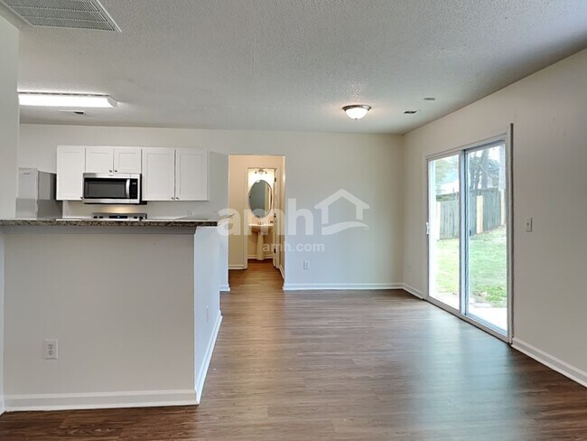 Building Photo - 520 Dogwood Creek Pl