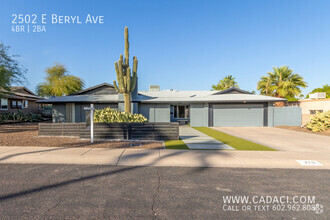 Building Photo - Modern 4 bed 2 bath home with a pool!