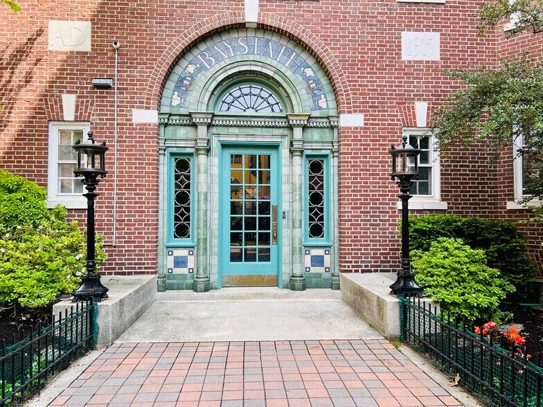 Building Photo - 1572 Massachusetts Ave