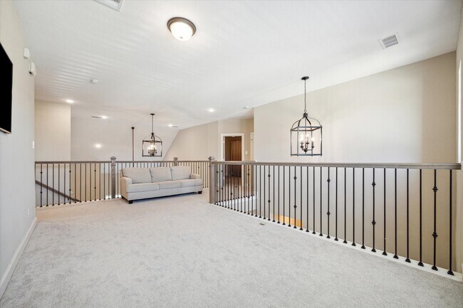 Building Photo - 11718 Lost Maples Springs Dr