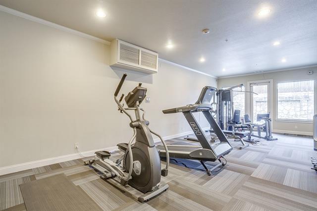 Building Photo - 2800 Sandage Ave