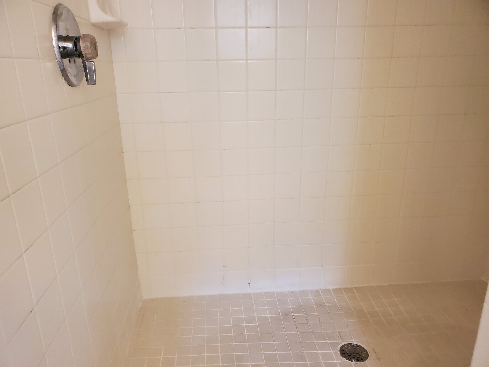 Building Photo - 4202 Central Sarasota Pky