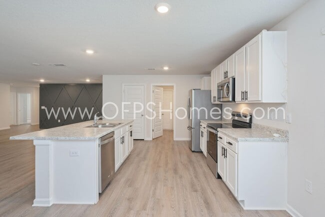 Building Photo - 6705 Sarah Ann Way