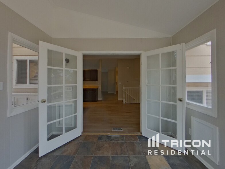 Building Photo - 7040 Nettlewood Pl