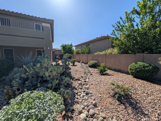 Building Photo - 4 Bedroom 2.5 Bath With Private Pool