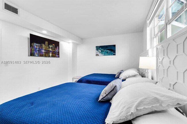Building Photo - 3901 S Ocean Dr