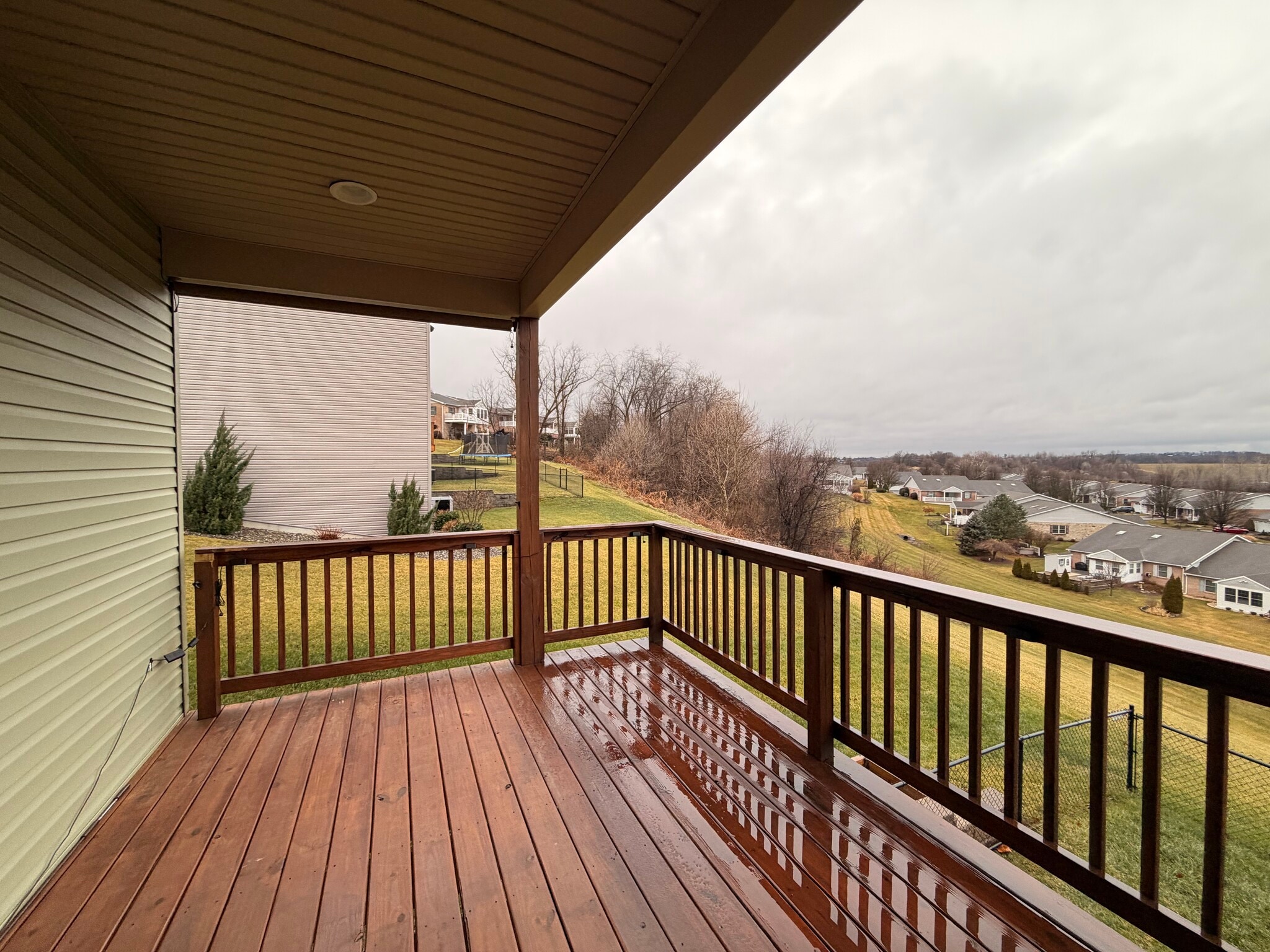 Building Photo - 746 Golden Spring Dr