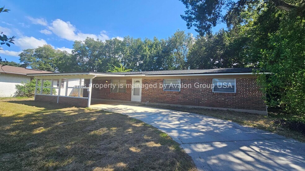 Primary Photo - 522 Clermont Ave S
