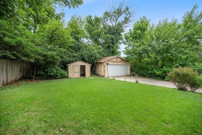 Building Photo - CHEVIOT- Charming 3 bedroom 1.5 bath