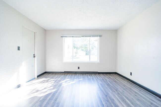 Building Photo - 1309 S Gary Dr