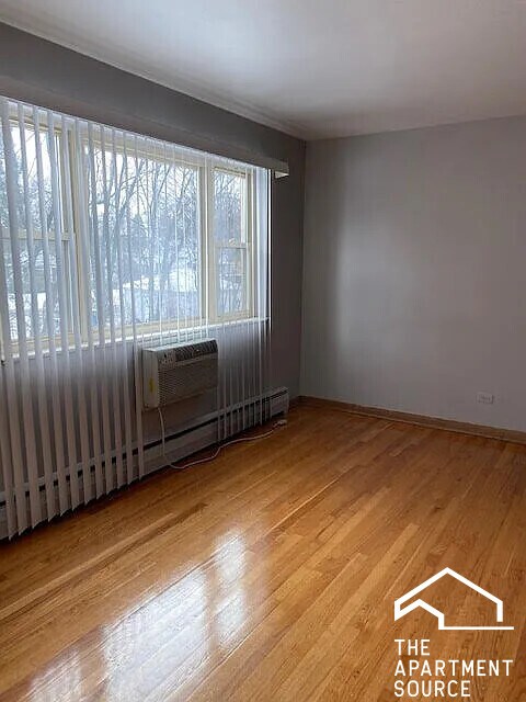 Building Photo - 1653 Oakwood Ave