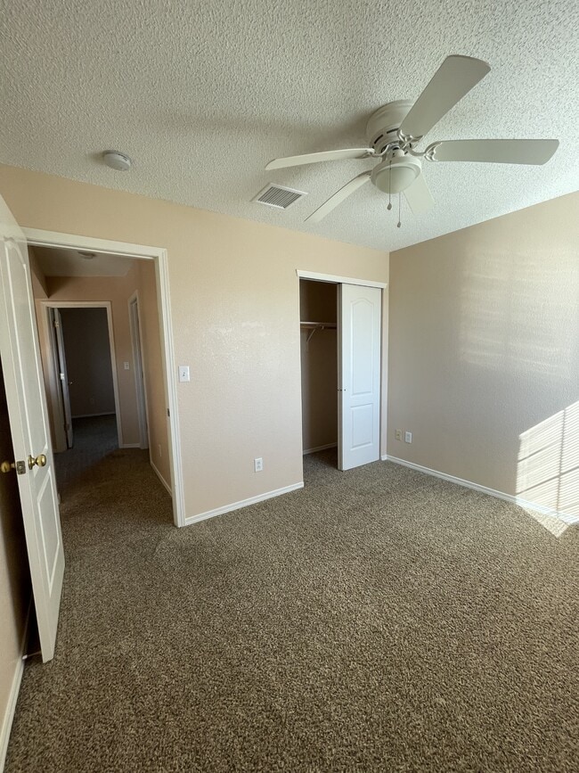 Building Photo - 3425 Scarlet Point Dr