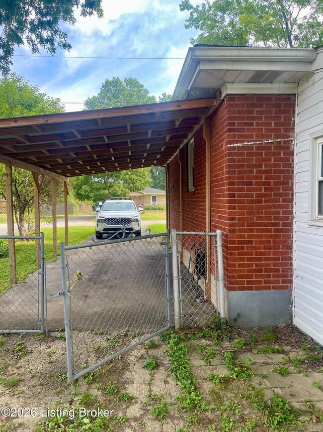 Building Photo - 6004 Noah Dr