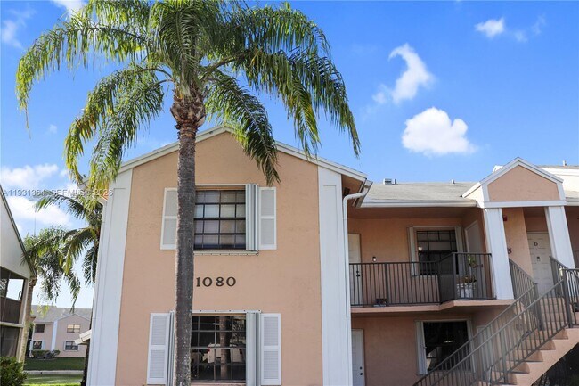 Building Photo - 1080 N Franklin Ave