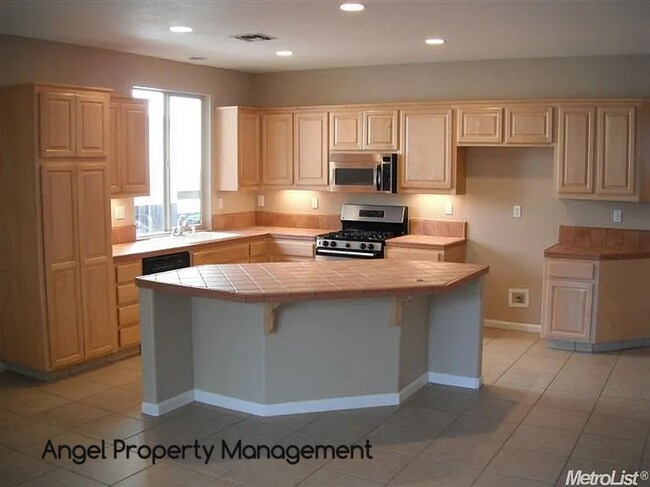 Building Photo - 10101 E Taron Dr