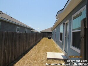 Building Photo - 619 Heathers Wy