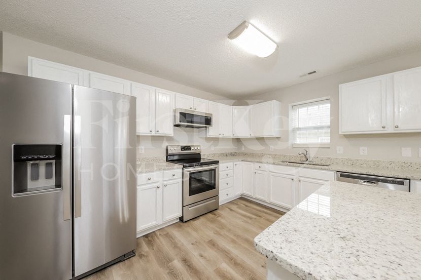 Building Photo - 4944 Lighthouse Ct