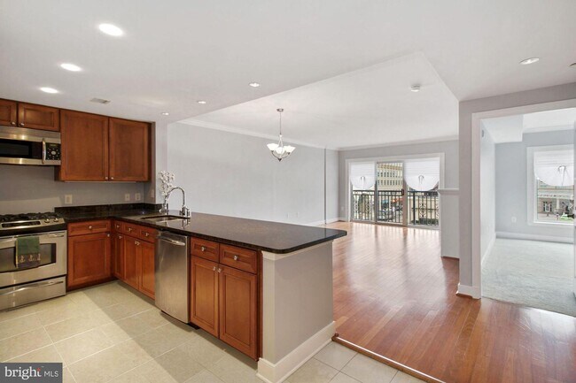 Building Photo - 5 Park Pl