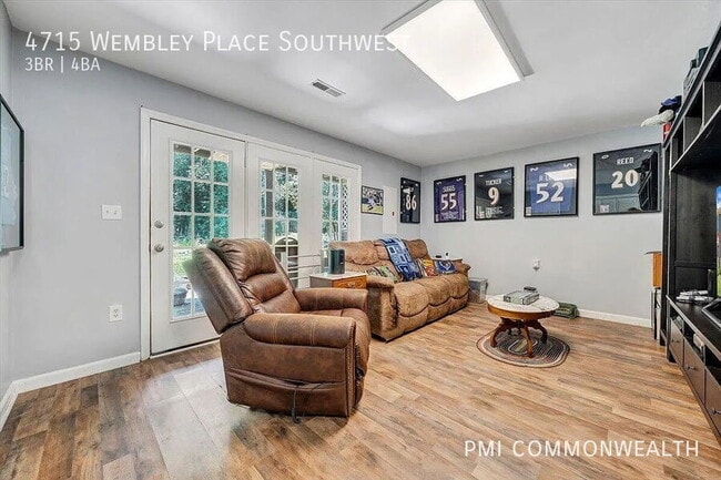 Building Photo - 4715 Wembley Pl SW