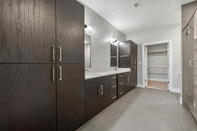 Building Photo - 3114 S Congress Ave