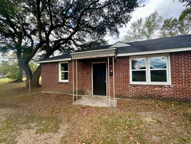 Primary Photo - Miller Road Duplex