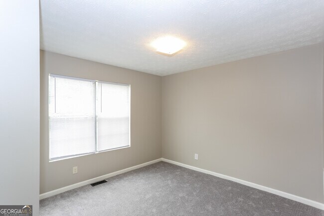 Building Photo - 991 Alford Ct