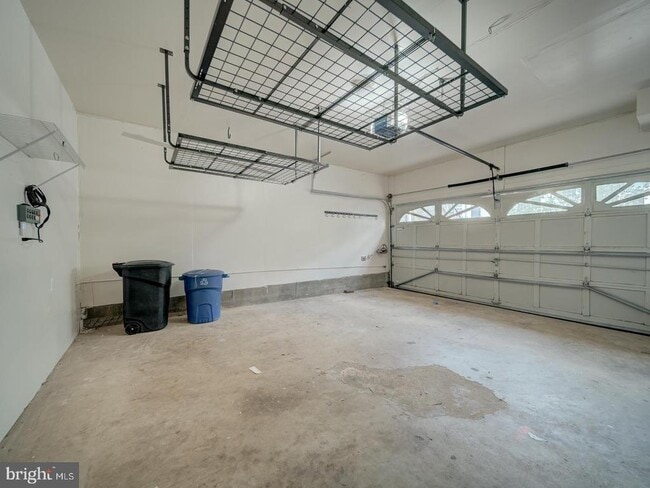 Building Photo - 113 Lake Cook Dr