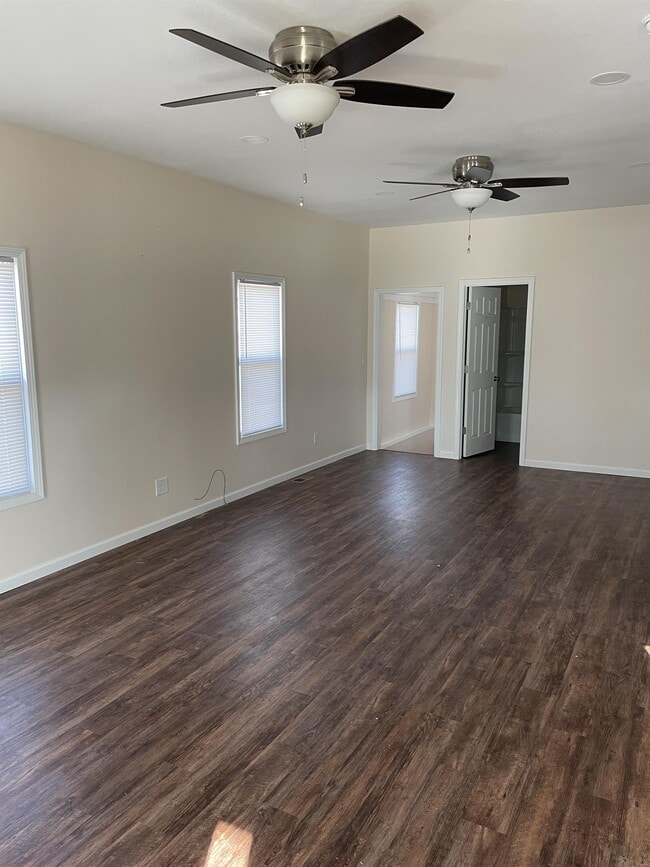 Building Photo - 300 W 5th St