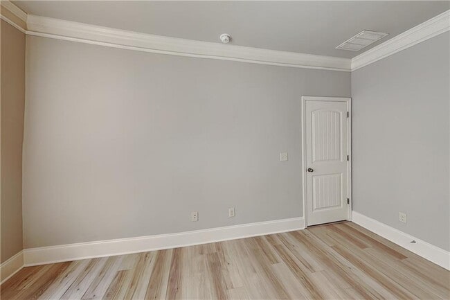 Building Photo - 2099 Apple Orchard Way