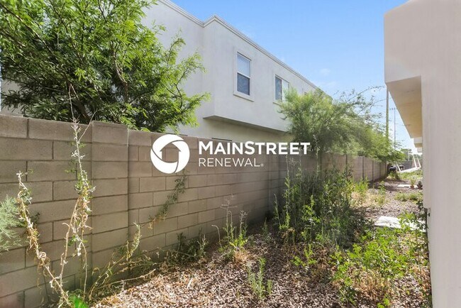 Building Photo - 3 Bedroom Pet-Friendly Home in Phoenix, AZ...