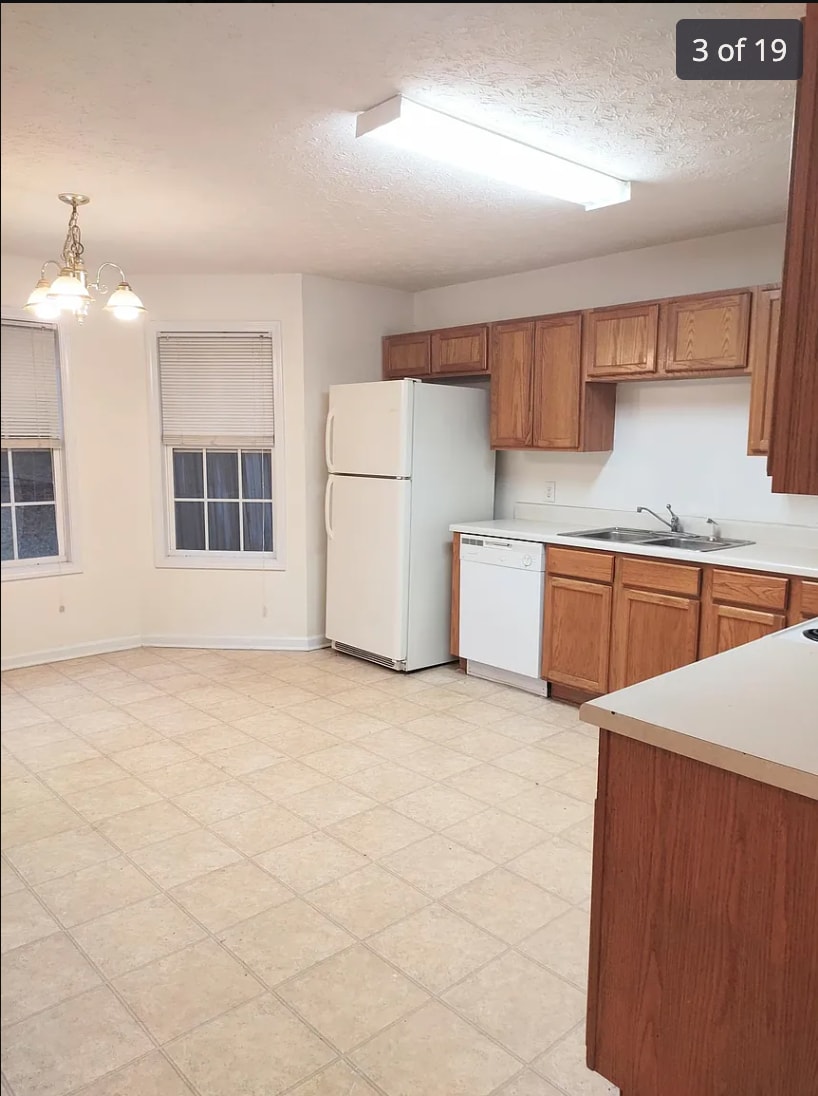 Building Photo - 122 Bach Dr