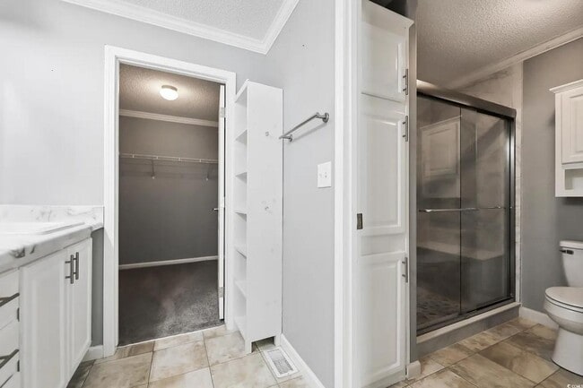 Building Photo - 333 Walden Lake Rd