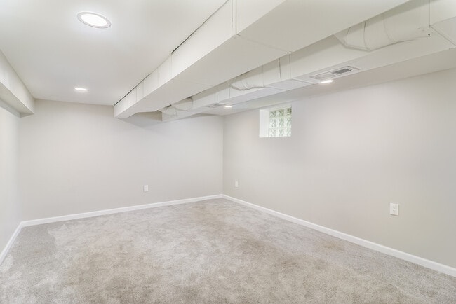 Building Photo - 243 Ridgeway Rd