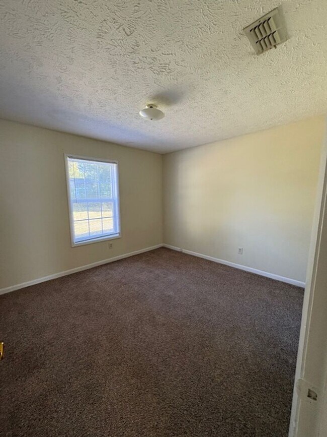 Building Photo - 3820 John Marshall Rd