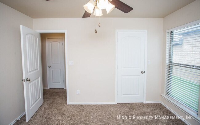 Building Photo - 14211 Vernon Ave