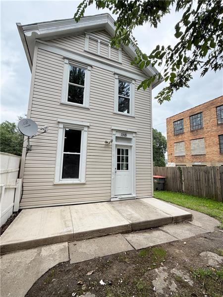 Building Photo - 1918 7th Ave