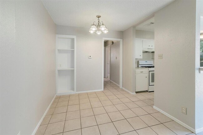 Building Photo - 5808 Emerald Forest Dr