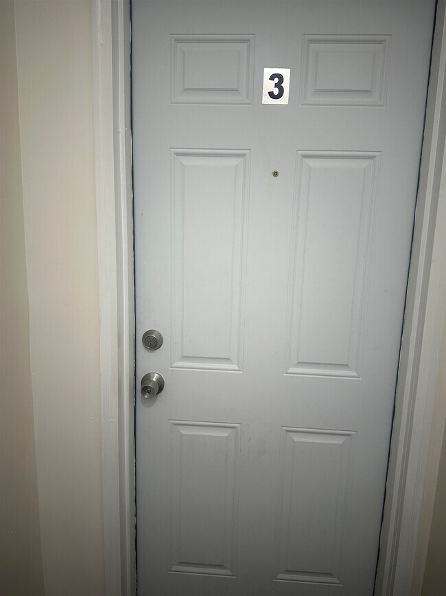 Building Photo - 192 Fairview Ave