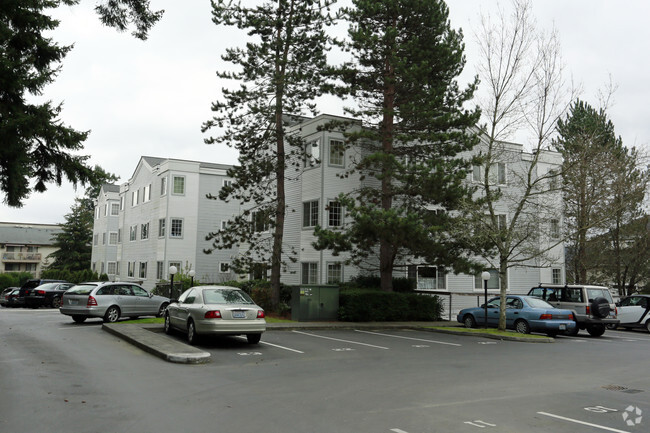 Building Photo - Winslow Manor