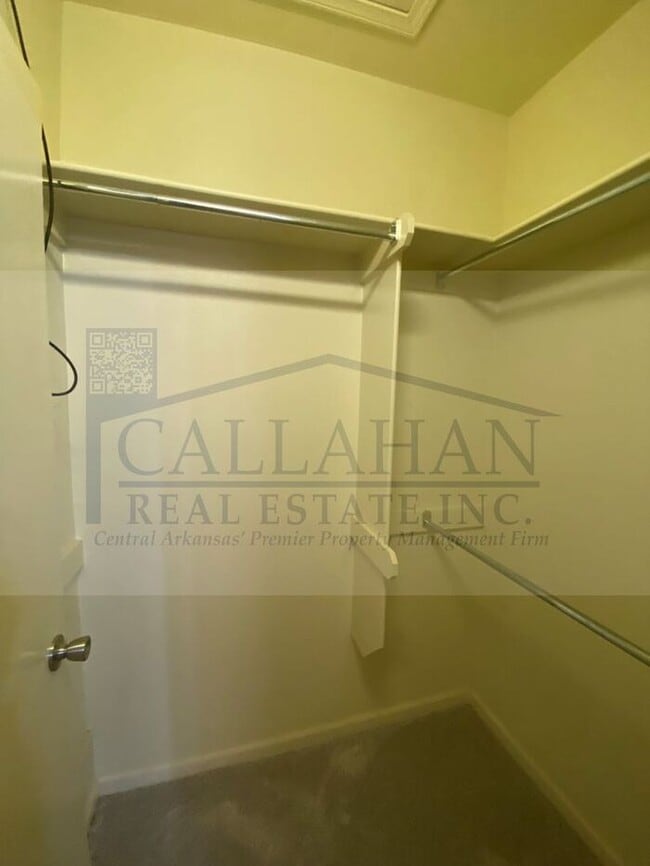 Building Photo - Jacksonville 4 Bedroom Home