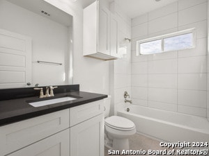 Building Photo - 211 San Salvador Ave