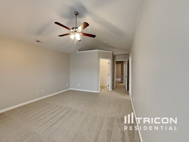 Building Photo - 731 Longitude Way