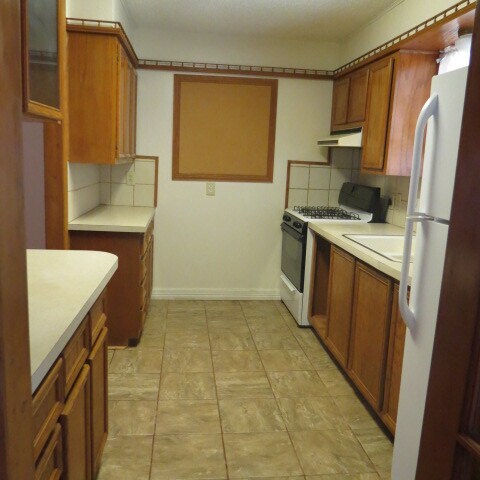 Kitchen - 5313 23rd St