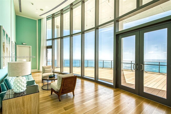 Building Photo - 15701 Collins Ave