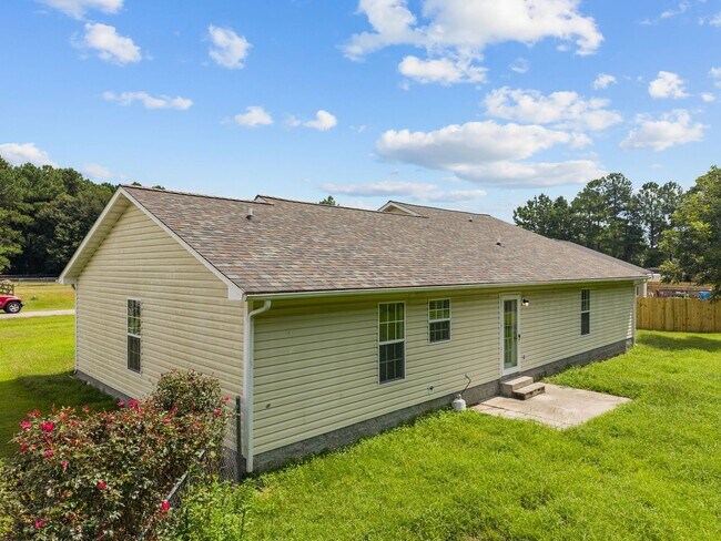 Building Photo - Welcome to Jumping Run Creek!