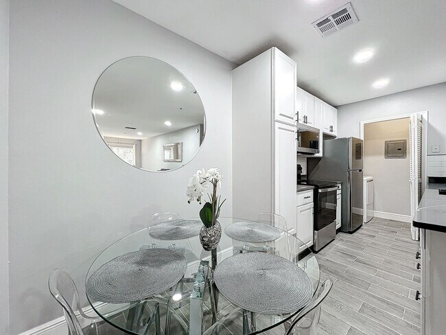 Building Photo - South Kirkman Road, Orlando, FL 32811 - 2 BR 2 BA condo